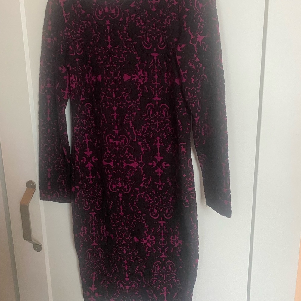 Elegant Black and Pink Cocktail Sheath Dress with Long Sleeves